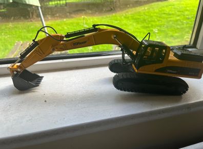 Top Race Die-Cast Metal Excavator (Model TR-211D) Mint Condition