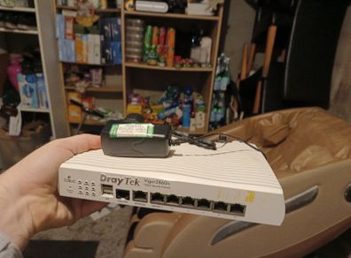DrayTek Vigor 2860N VDSL/ADSL Router Firewall with Wireless N & 6 Gigabit Ports & 3G