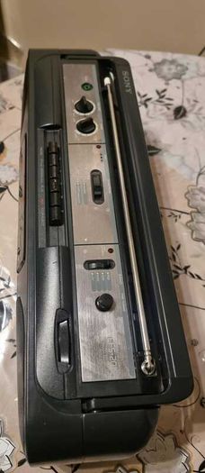 From 1988 Vintage Sony CFS-201LRadio Cassette-Recorder, all function working perfect.