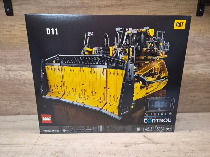 Lego Technic 42131 Cat D11 Bulldozer