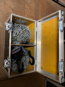 2 Eller Manual Chain Hoists Blocks with Flight Case 1000kg 1ton each as new