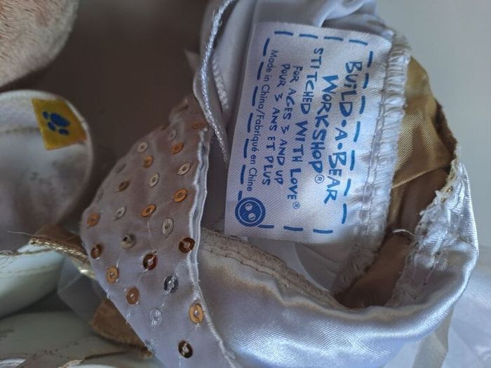 Rare Retired Build-a-Bear Hawaiian Tan Hello Kitty + Outfit