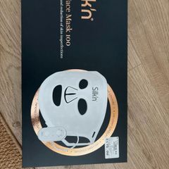 LED face mask