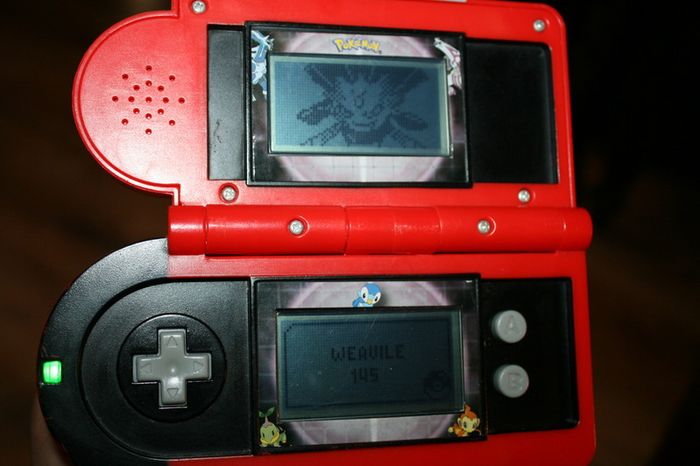 Pokemon Sinnoh Pokedex Handheld Game Jakks Pacific Nintendo