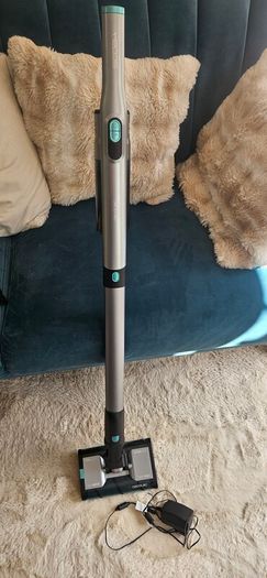 Cordless hoover