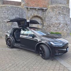 Tesla Model X 2018 open to P/X