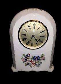 Large Royal Tara clock 8"