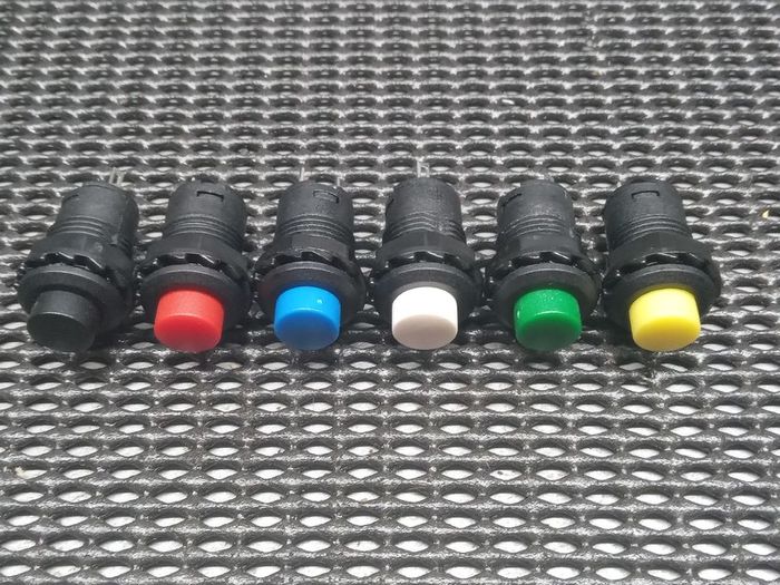 Pushbuttons (6 Pack)