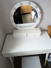Vanity table with lights