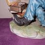 Capodimonte statue - Man painting on bench Image 6