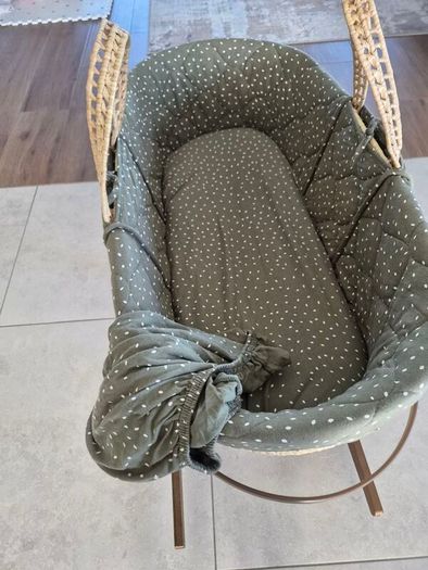 Little Green Sheep Moses Basket and Rocking Stand