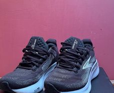 Brooks Adrenaline GTS 25 Running Shoes (Wide D) - EU 40 / UK 6.5 (Worn twice)