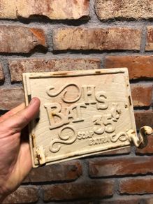 Cast iron wall hanger