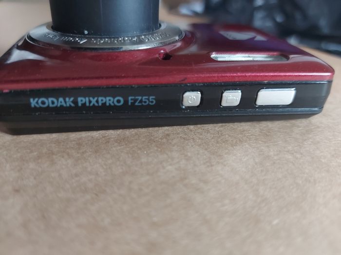 KODAK PIXPRO Digital Camera, Model FZ55, 16 megapixel, 5 x Zoom, in very good condition, but issue with Lens not retracting when turned off