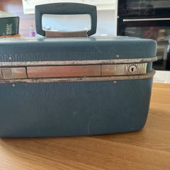Vintage Samsonite Vanity Kit