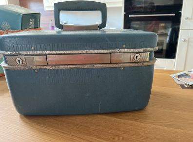 Vintage Samsonite Vanity Kit