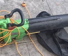 leaf blower