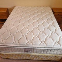 matress and base
