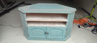 Corner TV Unit