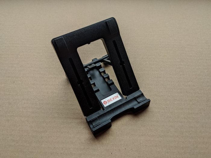 Smartphone and tablet stand