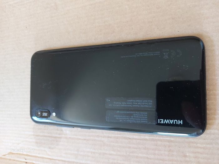 6 Mobile Phones for parts or repair, not powering on