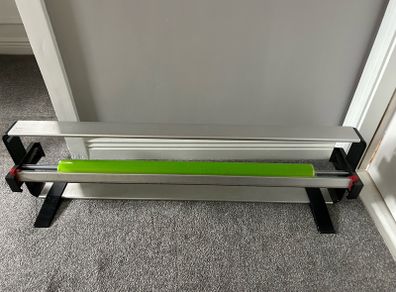Cellophane cutter