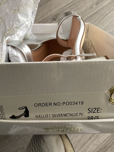 Silver sandles