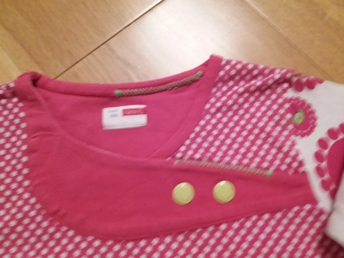 2 Girls tops  Age 5-6