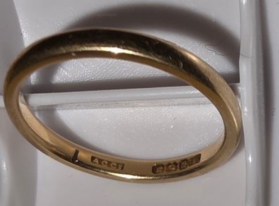 1910 18ct Gold Wedding Ring size 0