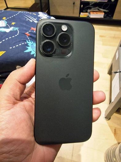 iphone 15 pro 128gb in excellent condition
