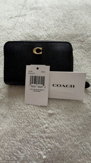 Coach Essential Small Zip Card Case