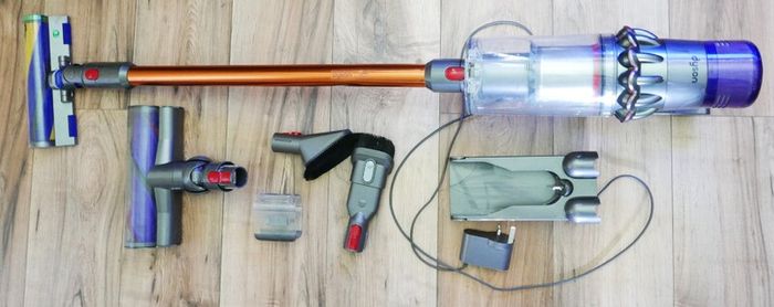 Dyson V15 - (SV22) Detect vacuum (Iron - Nickel) Powerful, intelligent cordless vacuum - in Iron and Nickel (Up to 60 minutes run time)