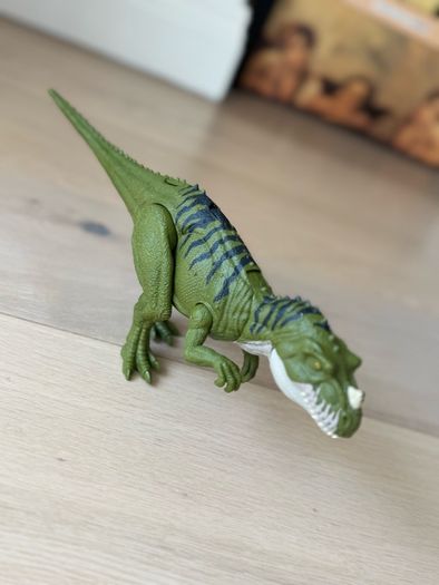 Mattel Jurassic World: The Chaos Theory Netflix - Wild Roar Ceratosaurus Dinosaur Figure with Continuous Snap Attack and Roar Sound
