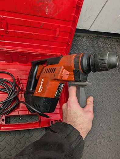 Hilti TE5 220v