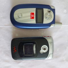Motorolla vodafone network and Sony Ericcson no Battery rare flip mobile phones, no charger so cant test