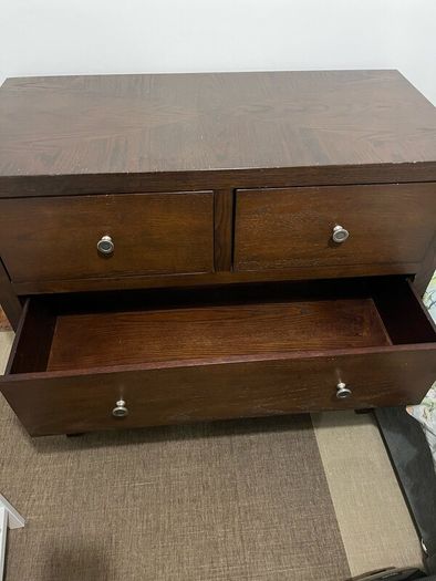 Chest of drawers