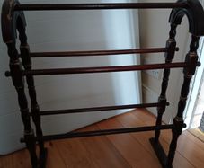 Blanket/towel holder