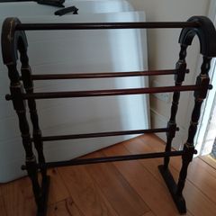 Blanket/towel holder
