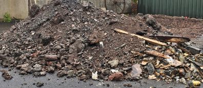 Free Top soil unscreened