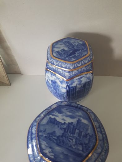 Ringtons Millennium Castle Jars