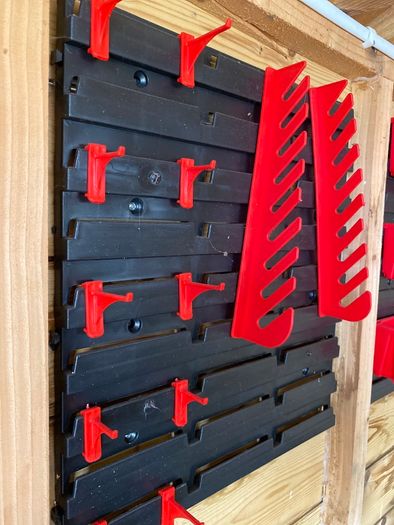 Plastic Wall Shed/Garage Tool or Wire Organiser