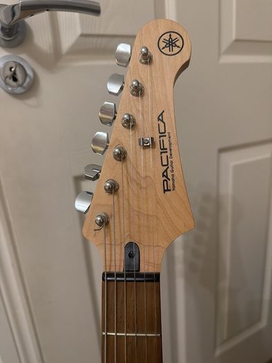 yamaha pacifica 012 II electric guitar