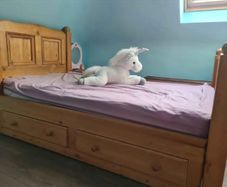 Hand-crafted in the traditional Windsor bespoke bed