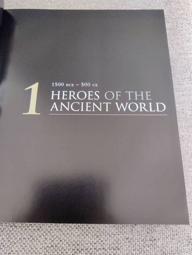 Commanders history's greatest military leaders by R G Grant hardback with dustcover in very good condition coffee table size book 350 pages FREE STANDARD POSTAGE INCLUDED