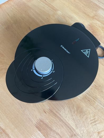 Waffle maker