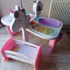 Doll's changing station