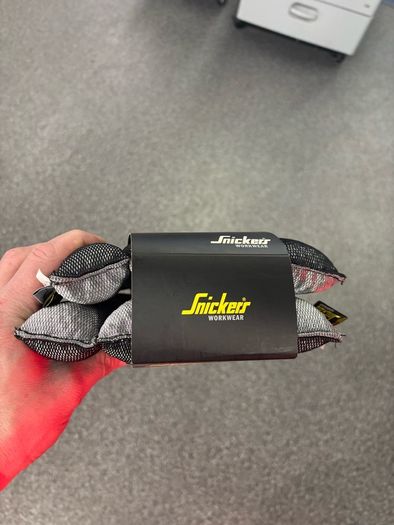 Snickers floor layer knee pads