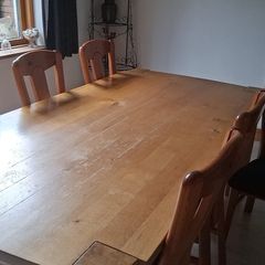 Dining table & 6 chairs