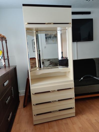 Vintage Dressing Cabinet  Vanity Unit with Triple Mirror & Built In Lights