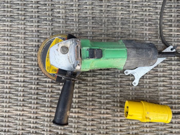110v Hitachi 4" grinder
